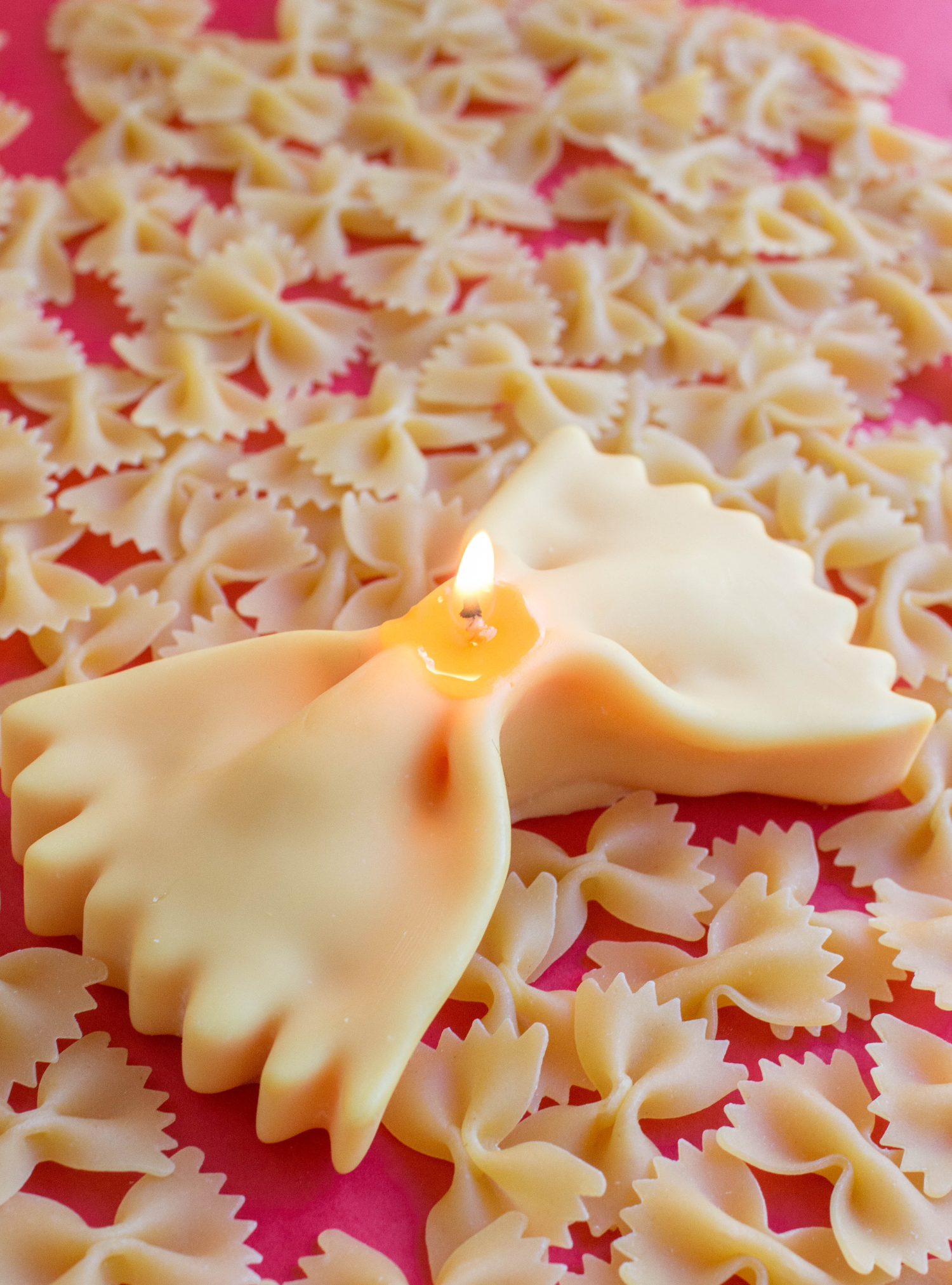 Nata Farfalle Candle