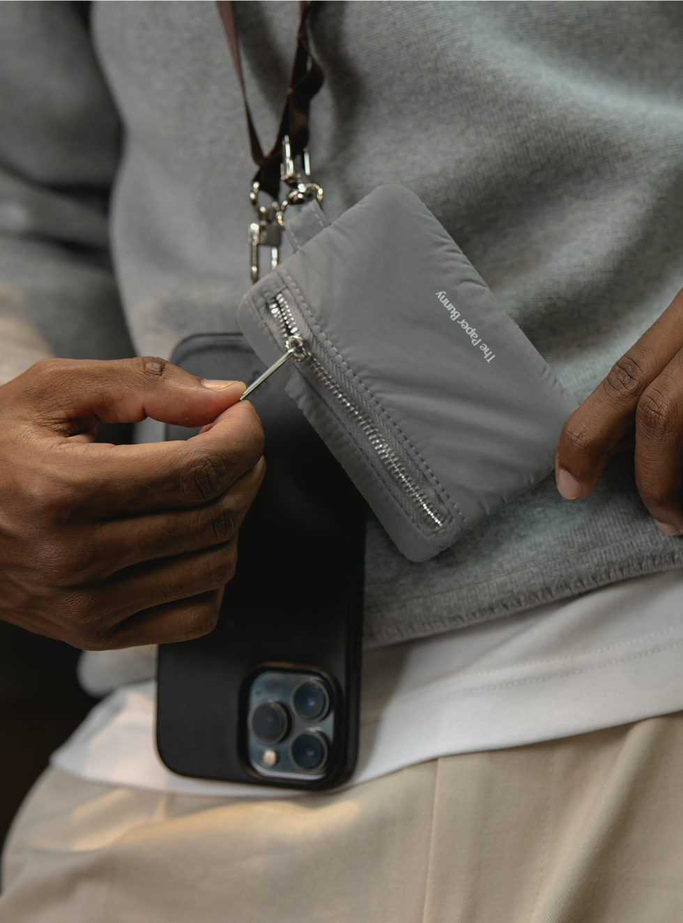 Puffer Card Pouch (Graphite) – The Paper Bunny